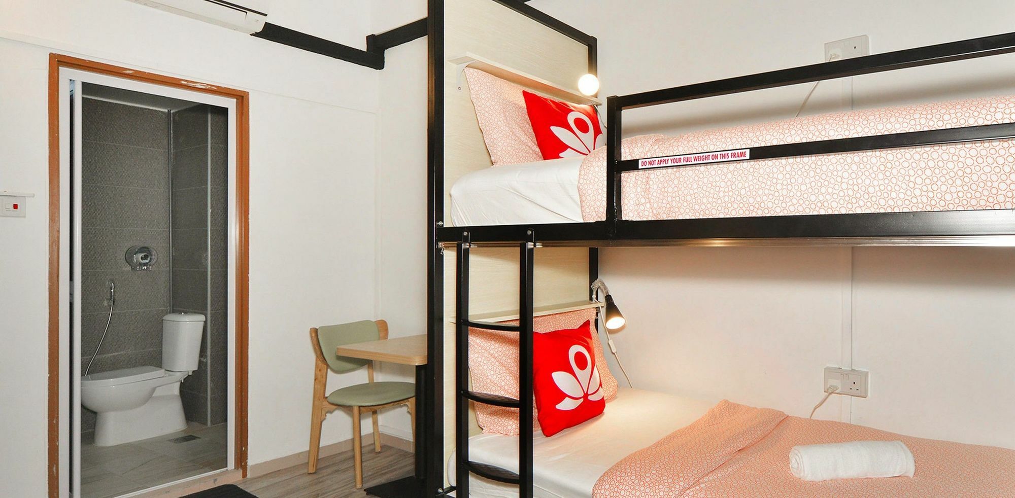 Zen Hostel Aljunied Singapore Bagian luar foto