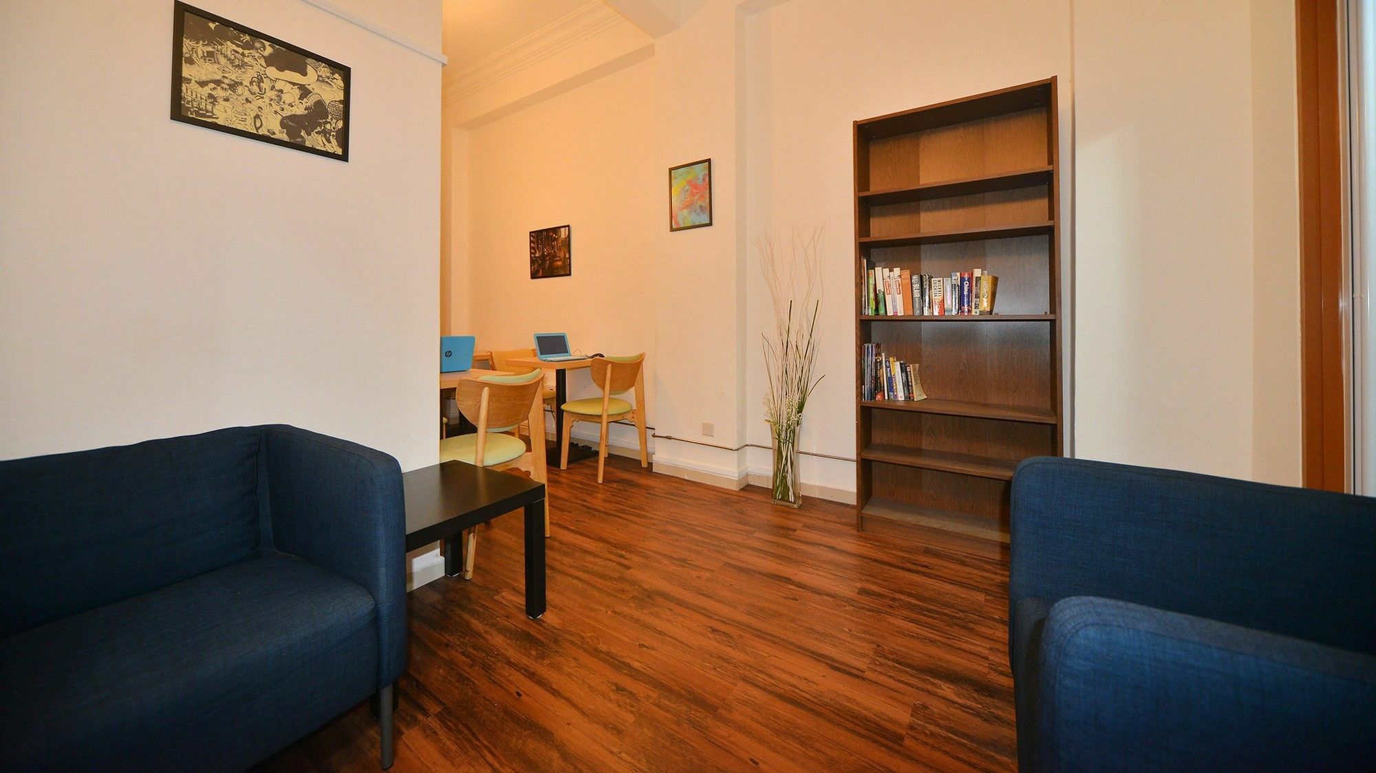 Zen Hostel Aljunied Singapore Bagian luar foto